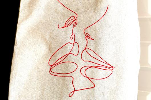 Tote bag écru kiss rouge
