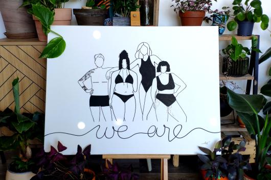 Toile We Are au milieu des plantes