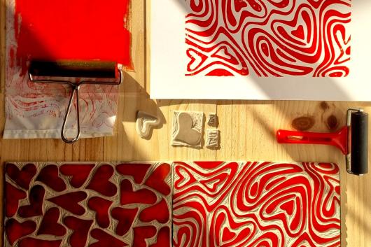 plan de travail linogravure encre rouge